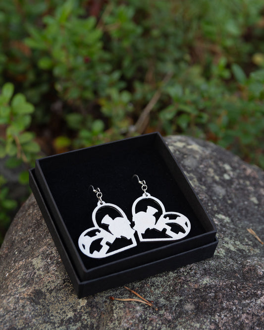 Oulu LOVE -vanerikorvakorut lumi