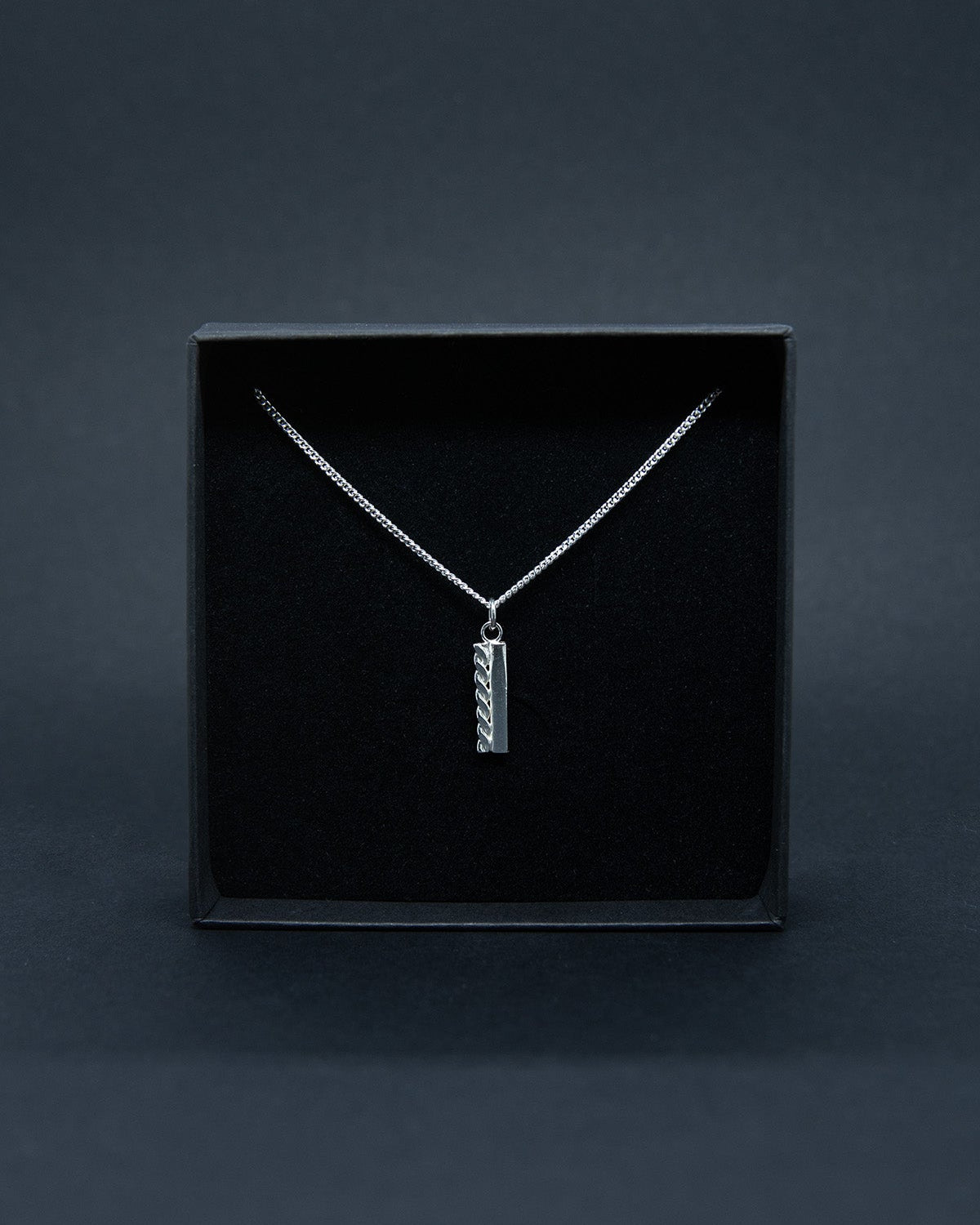 Rauha ja rakkaus -kaulakoru, hopea (001)