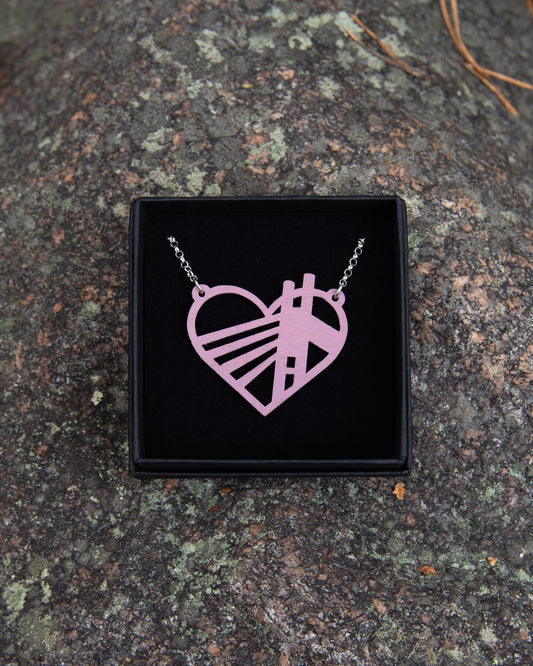 Rovaniemi LOVE - Jätkä-vanerikaulakoru mustikkamaito