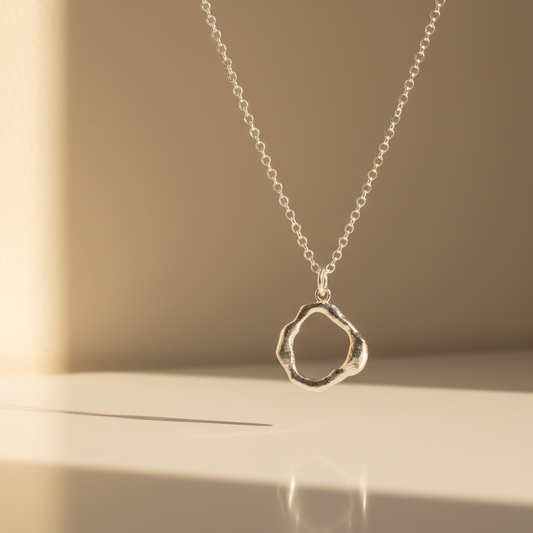 Erilaiset-kaulakoru, hopea (005)